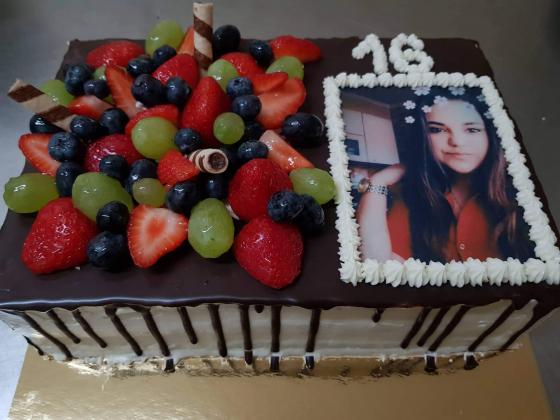 torta s obrázkom a ovocím A4